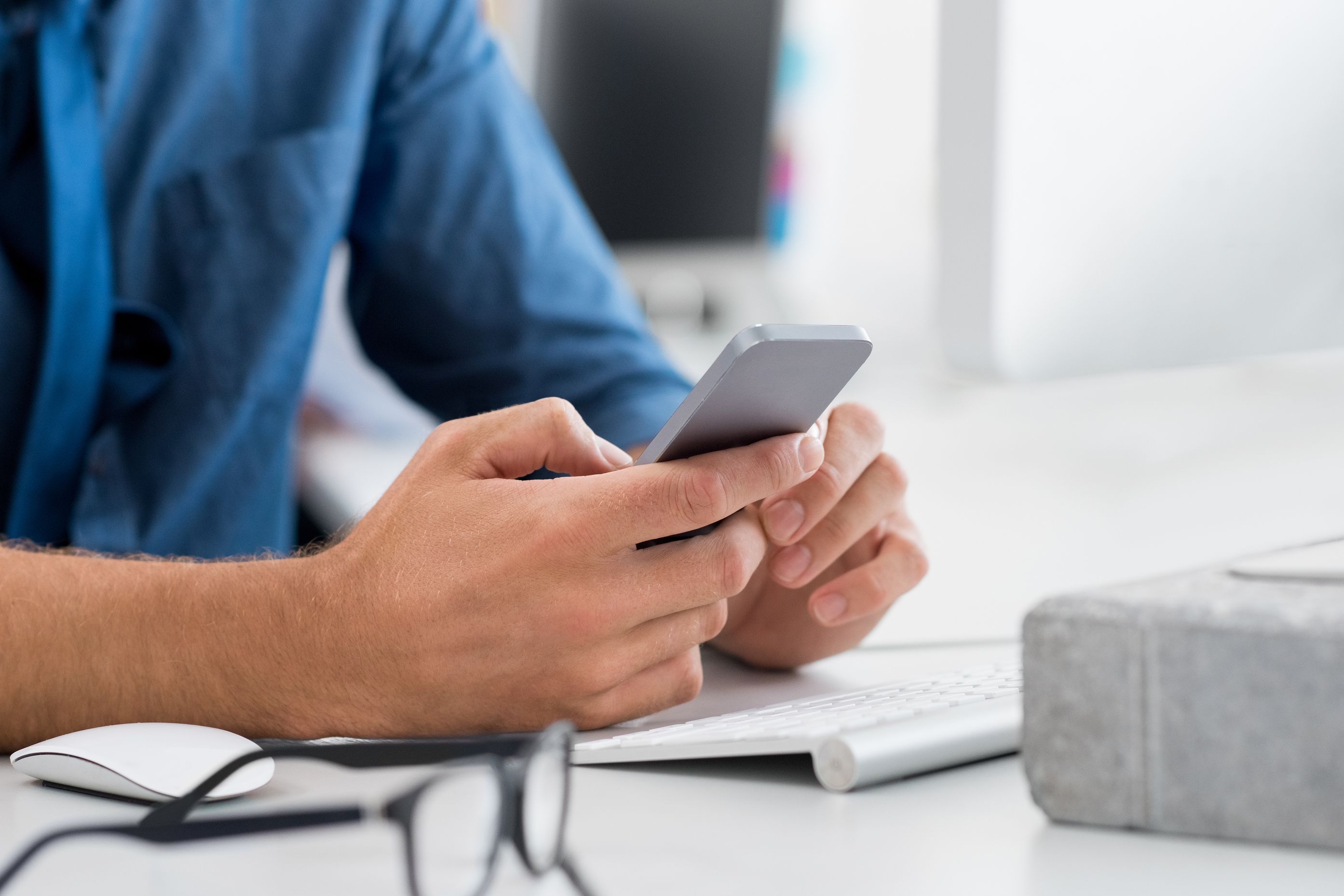6 Benefits of Small Business Text Messaging — Eternity
